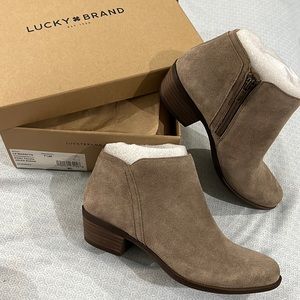 NWT Lucky Brand Barstyn Bootie in Taupe Suede size 7.5